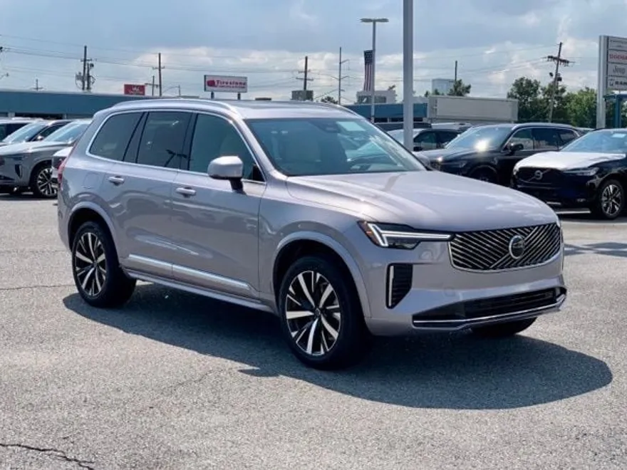 2026 Volvo XC90 B5 Core photo 1
