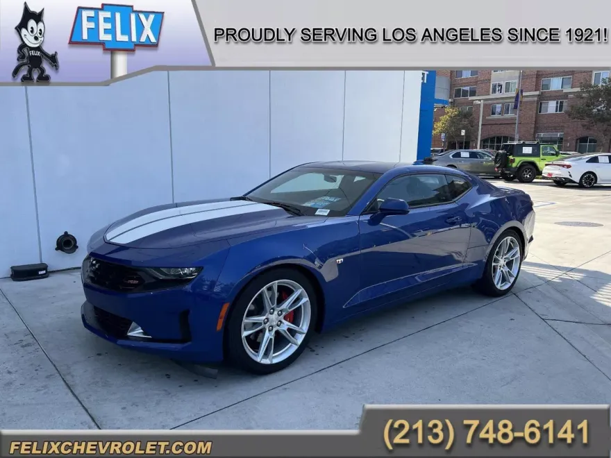 2023 Chevrolet Camaro 1LT photo 1