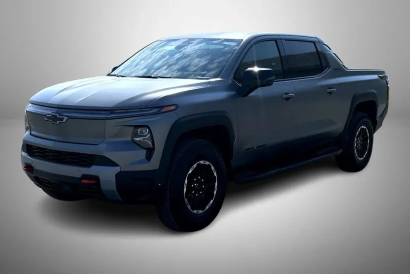 2026 Chevrolet Silverado EV Trail Boss photo 1