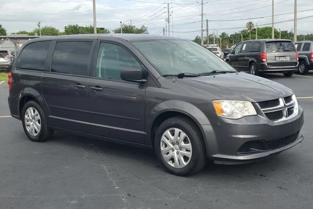 2017 Dodge Grand Caravan SE photo 1