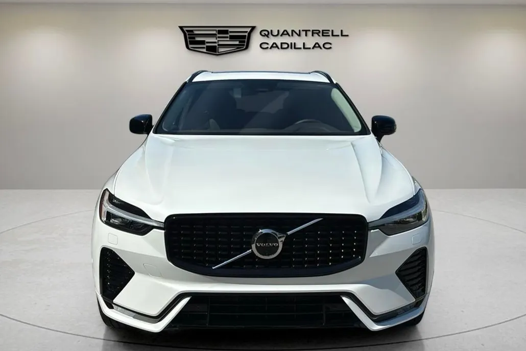 2025 Volvo XC60 B5 Plus photo 1