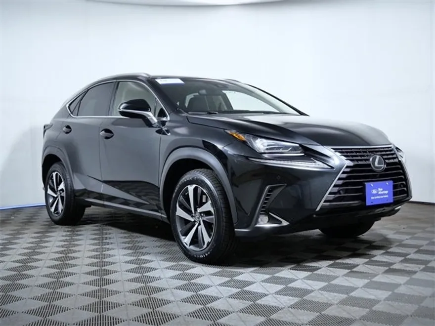 2018 Lexus NX 300 Luxury photo 1