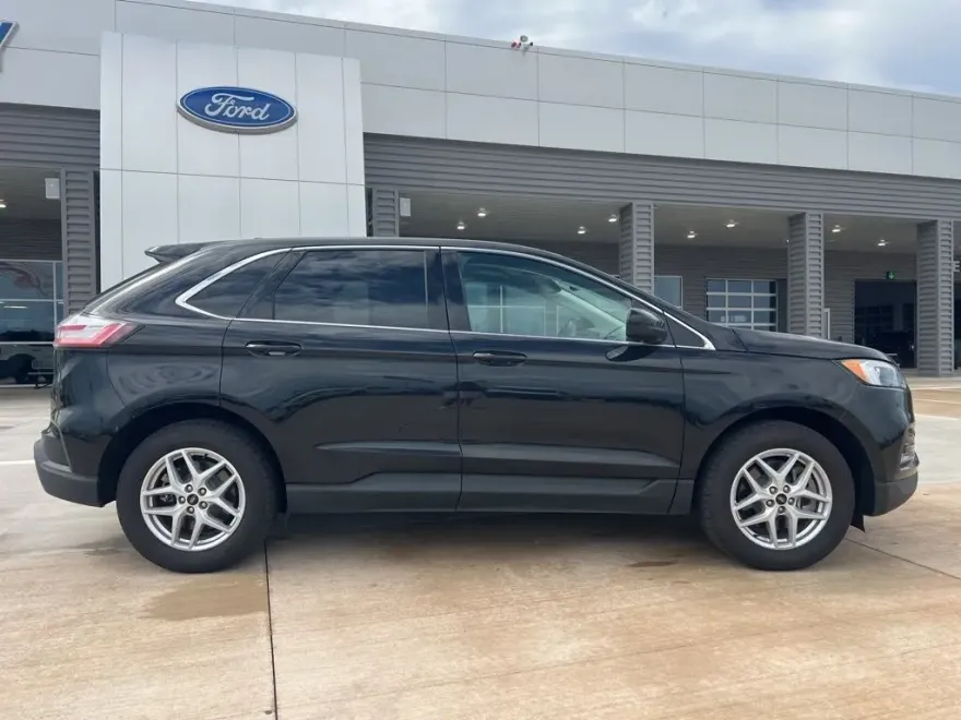 2024 Ford Edge SEL photo 1