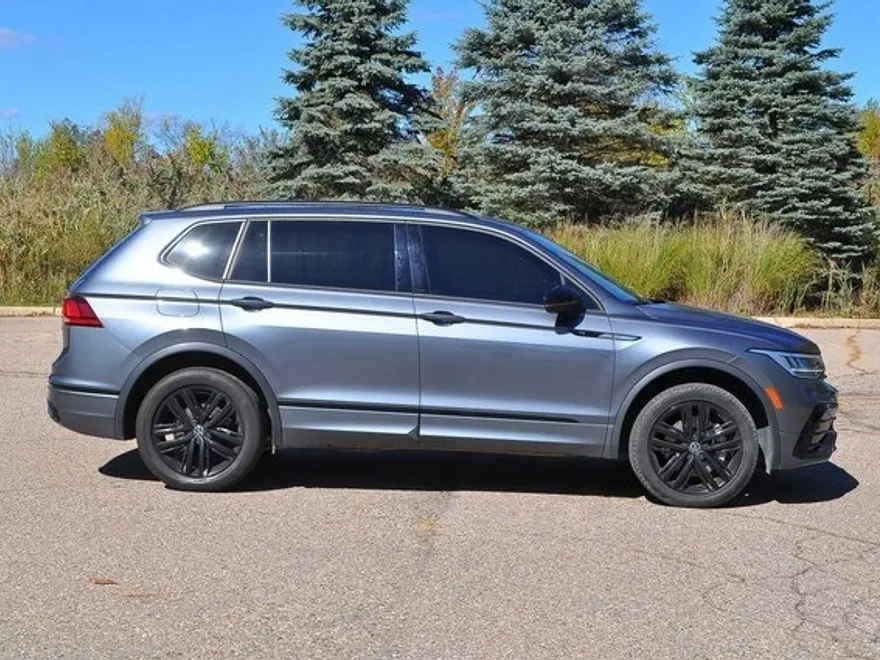 2022 Volkswagen Tiguan SE R-Line Black photo 1