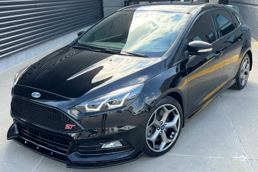 2018 Ford Focus ST photo 1