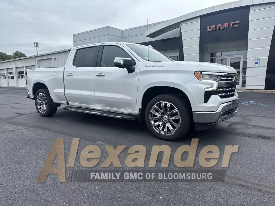 2023 Chevrolet Silverado 1500 LTZ photo 1