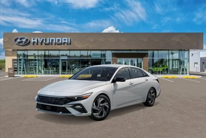 2025 Hyundai Elantra SEL Sport photo 1