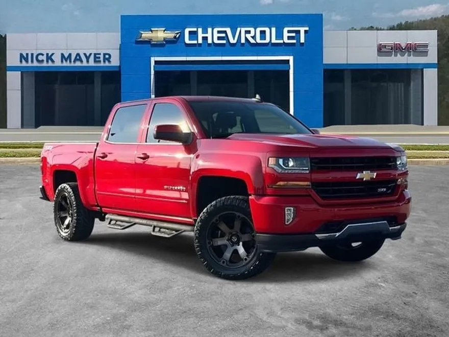2017 Chevrolet Silverado 1500 LT photo 1
