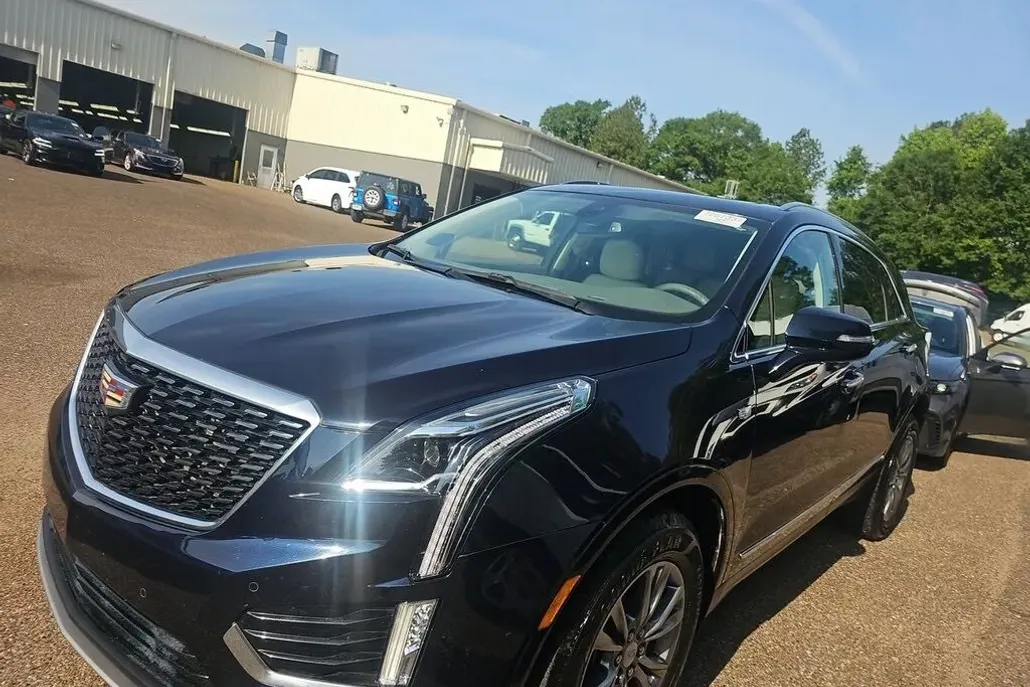 2021 Cadillac XT5 Premium Luxury photo 1