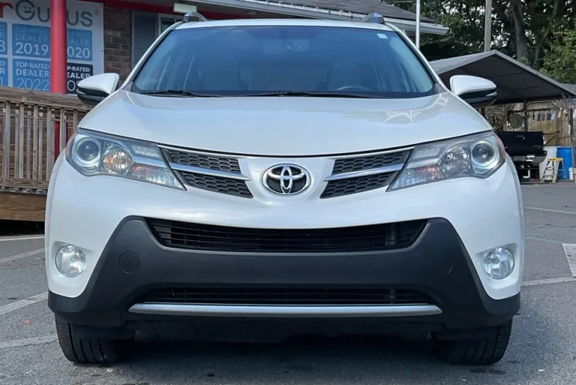 2015 Toyota RAV4 Limited photo 1