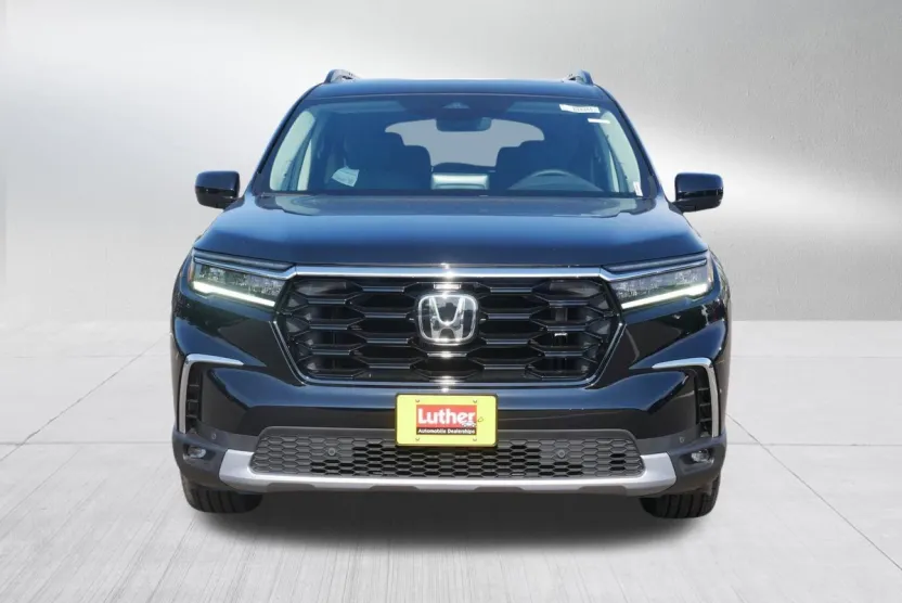 2025 Honda Pilot Touring photo 1