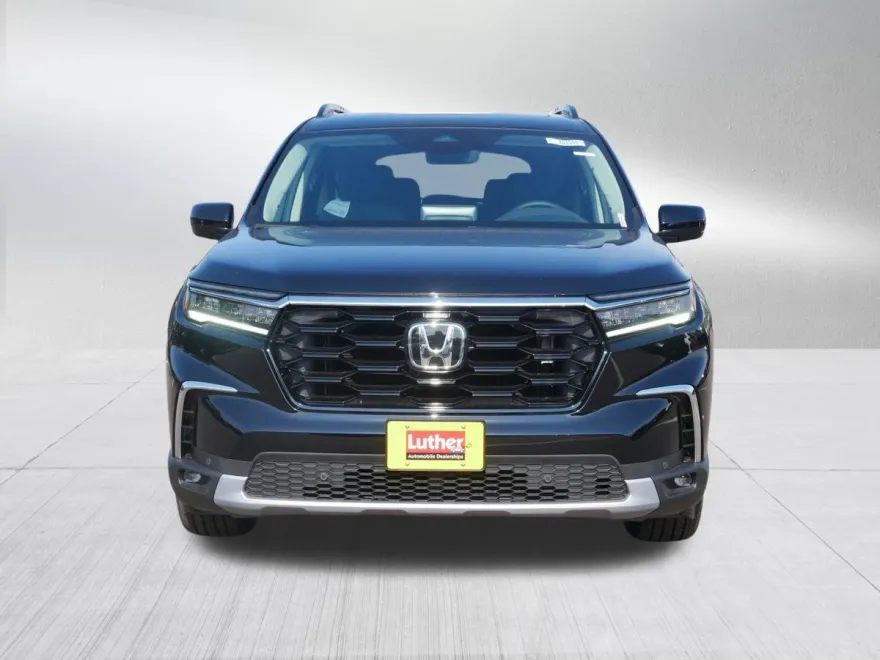 2025 Honda Pilot Touring photo 1