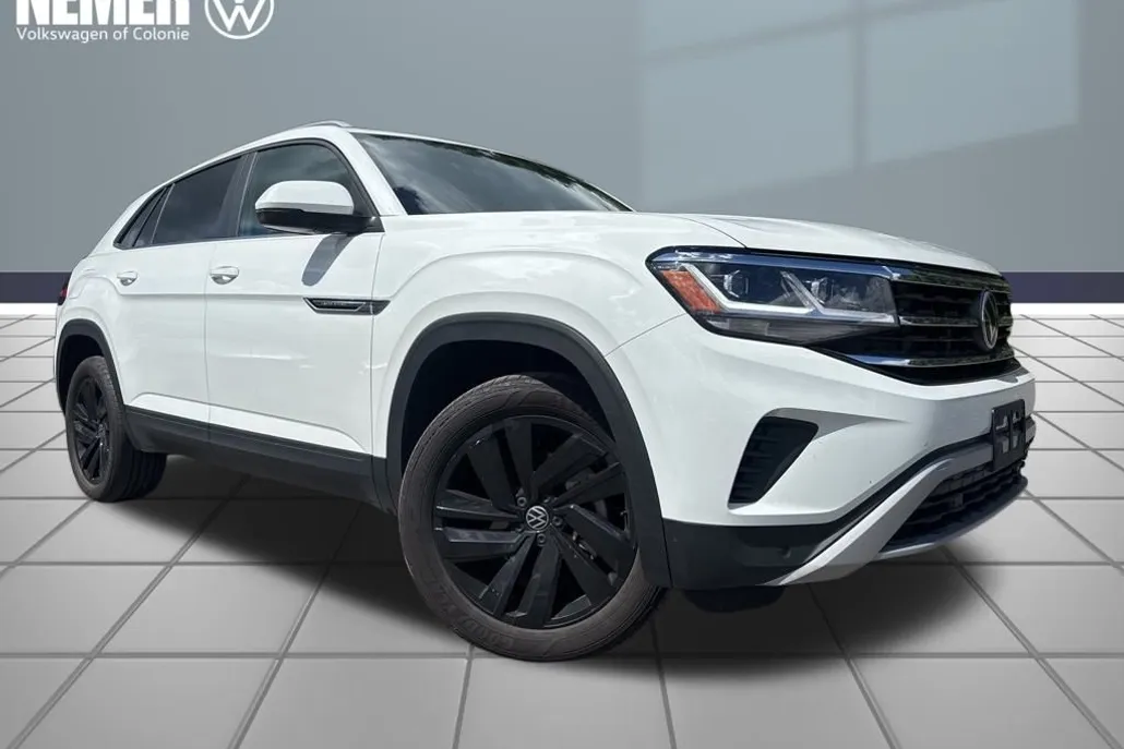 2022 Volkswagen Atlas Cross Sport SE Technology photo 1