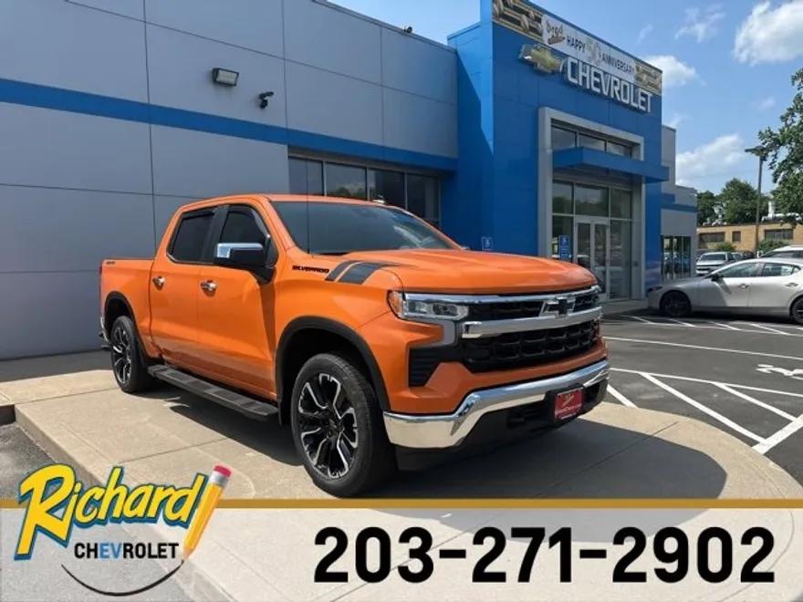 2025 Chevrolet Silverado 1500 LT photo 1