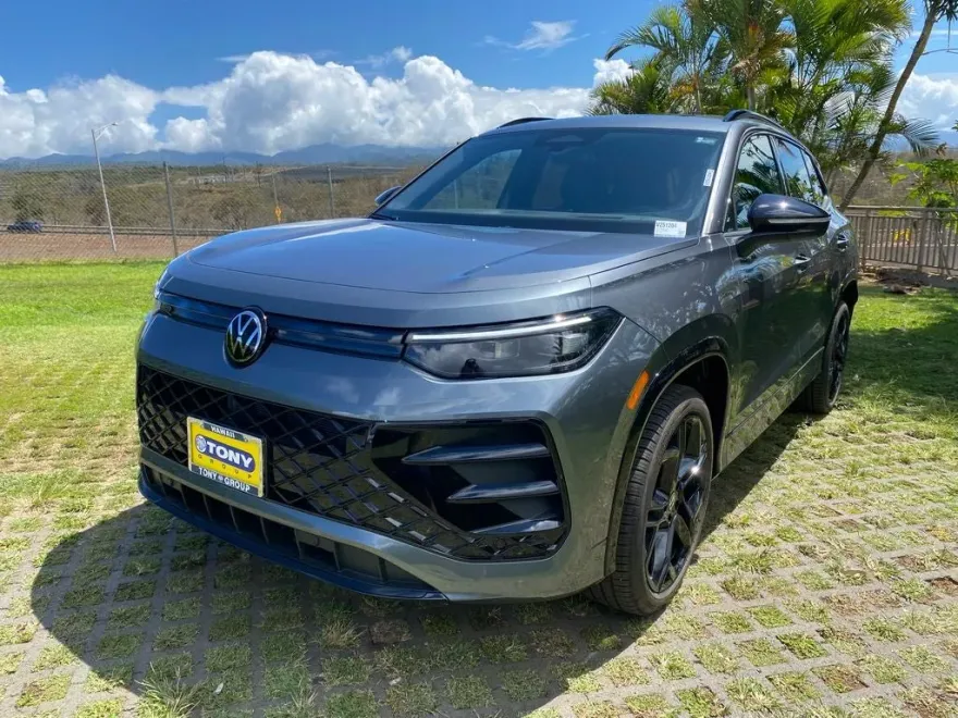 2025 Volkswagen Tiguan SE R-Line Black photo 1