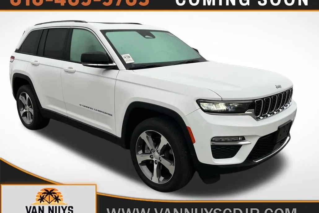 2023 Jeep Cherokee Base photo 1