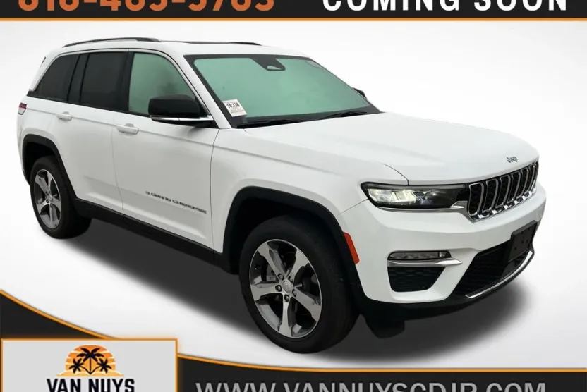 2023 Jeep Cherokee Base photo 1