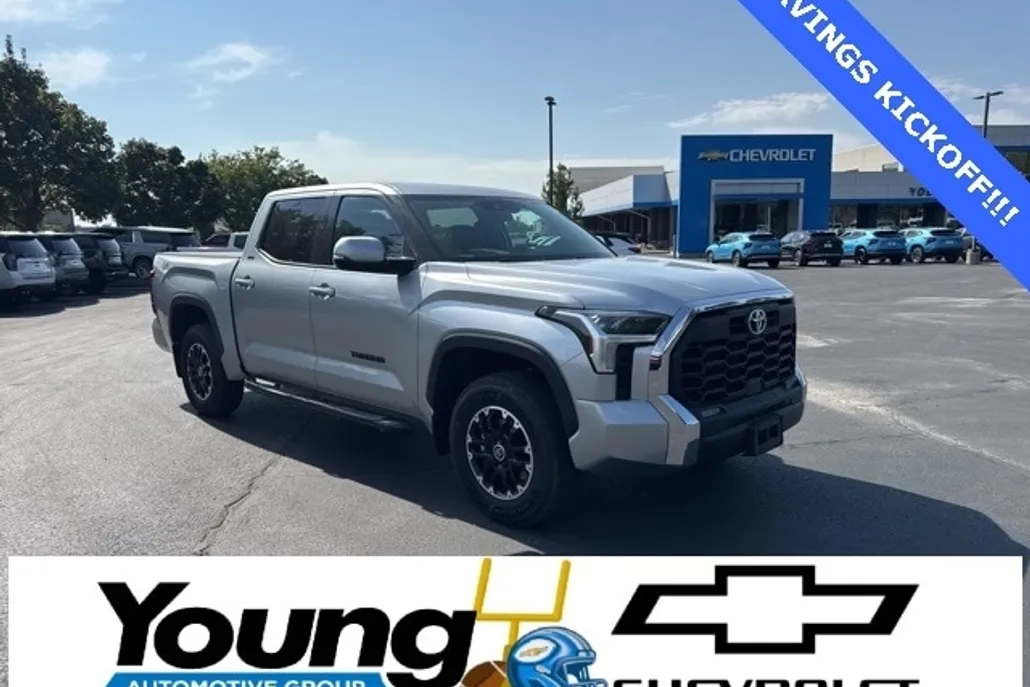 2022 Toyota Tundra SR5 CrewMax photo 1