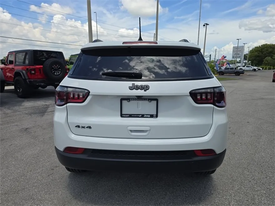 2025 Jeep Compass Latitude photo 1