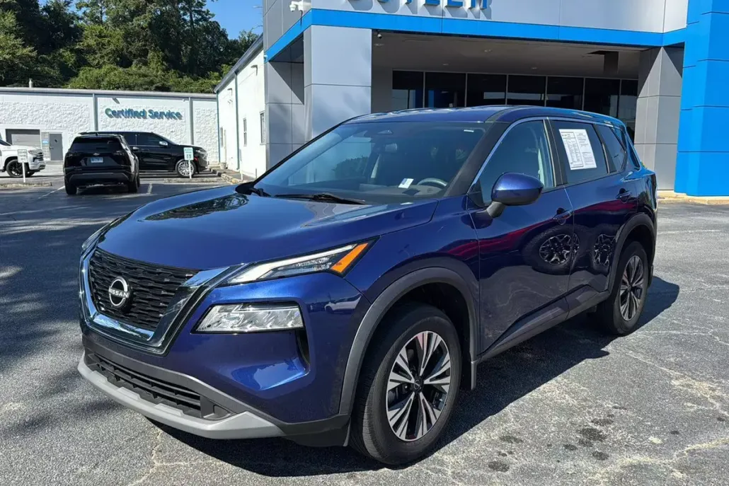 2023 Nissan Rogue SV photo 1