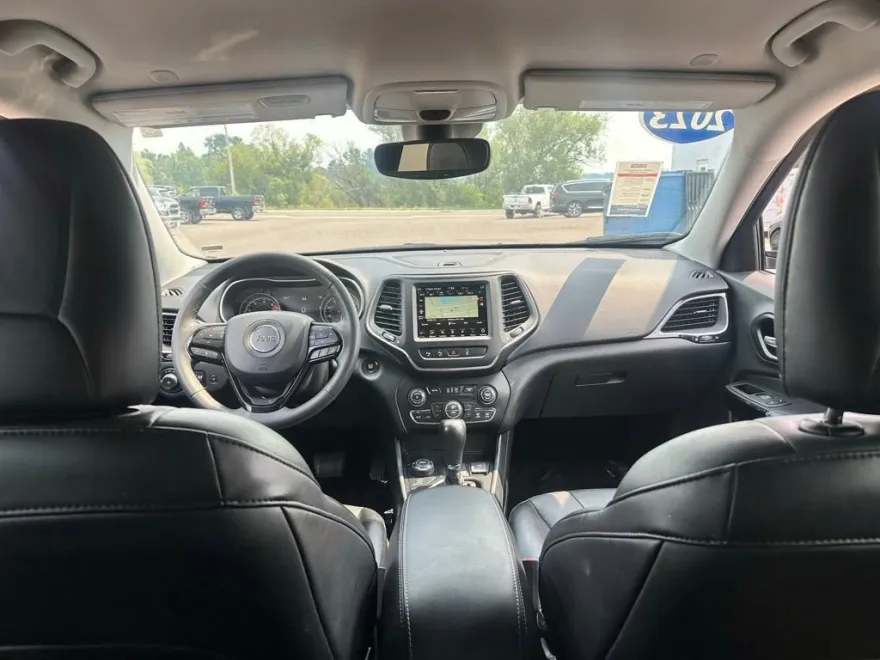 2023 Jeep Cherokee Altitude Lux photo 1