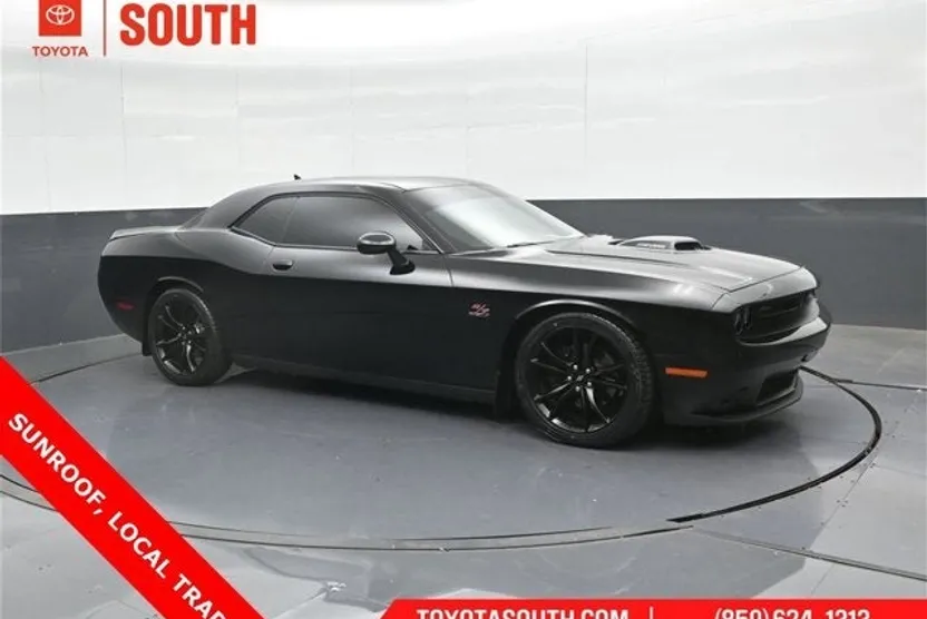 2016 Dodge Challenger R/T Shaker photo 1
