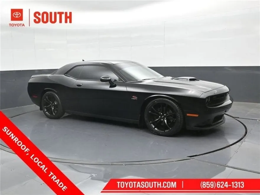 2016 Dodge Challenger R/T Shaker photo 1
