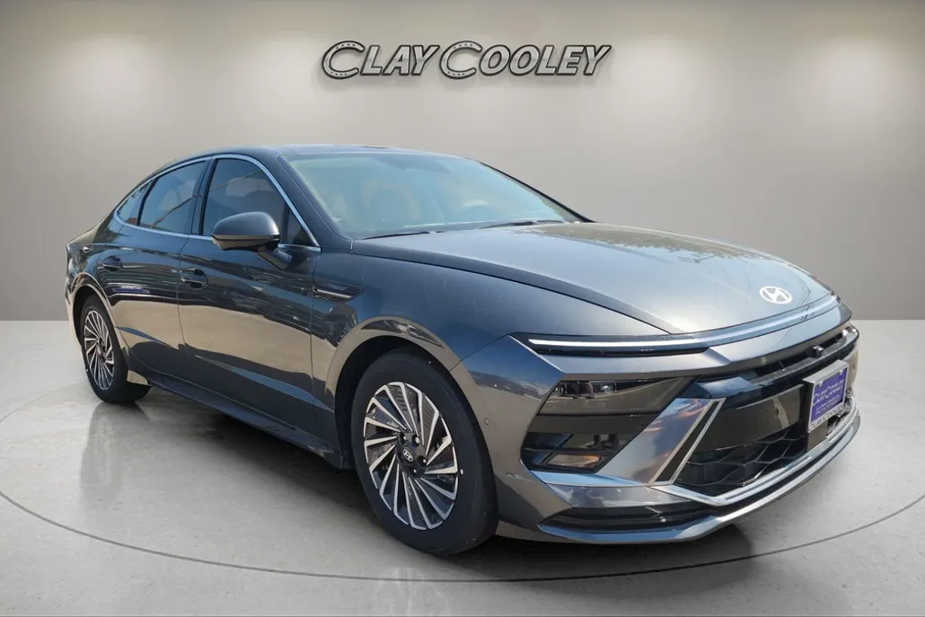 2025 Hyundai Sonata Hybrid Limited photo 1