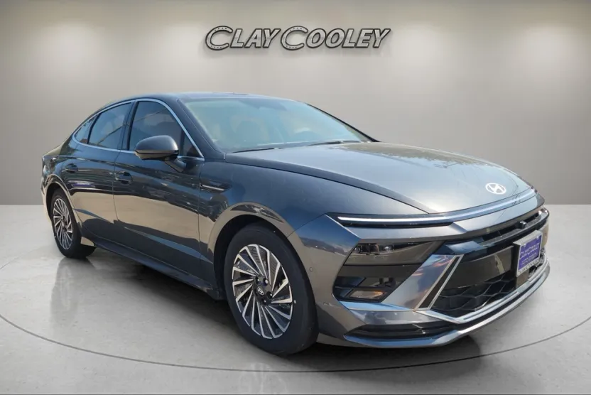 2025 Hyundai Sonata Hybrid Limited photo 1