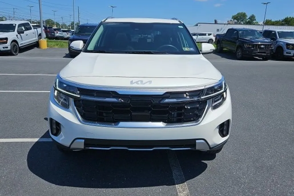 2025 Kia Seltos SX photo 1