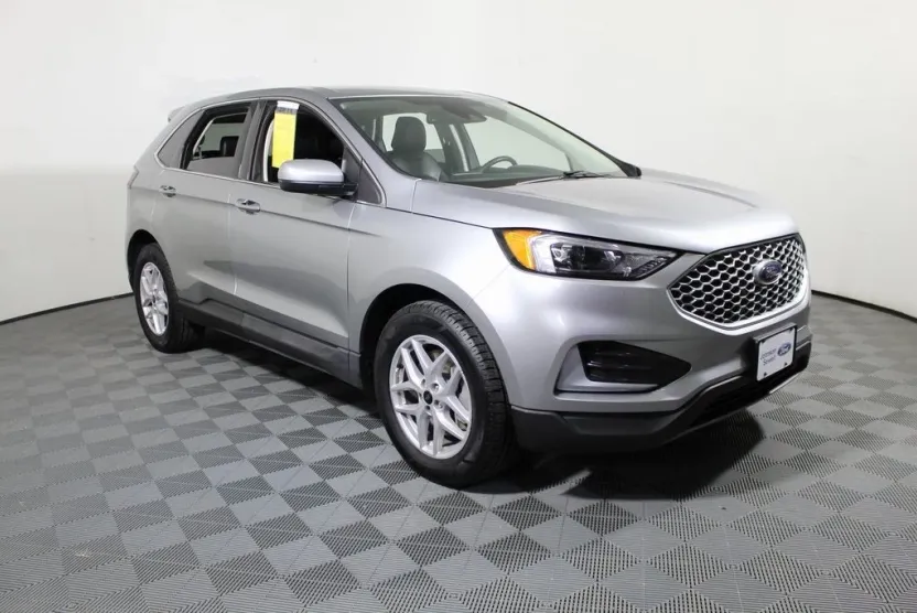 2024 Ford Edge SEL photo 1