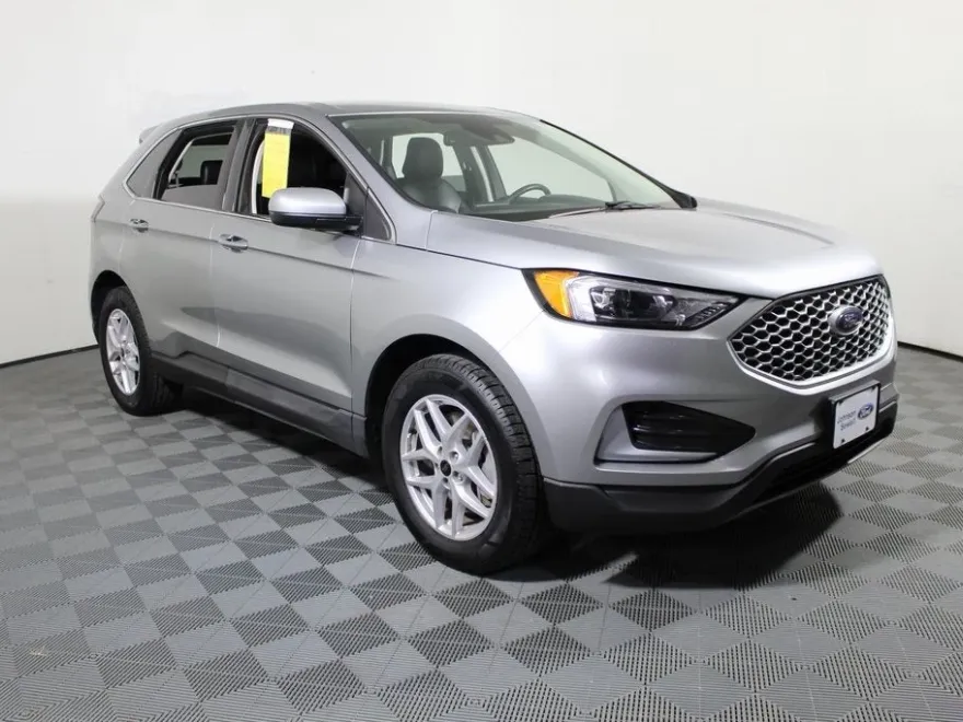 2024 Ford Edge SEL photo 1
