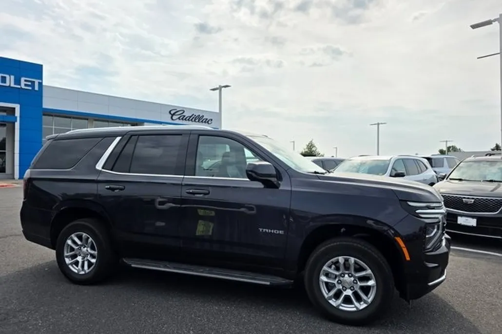 2025 Chevrolet Tahoe LT photo 1