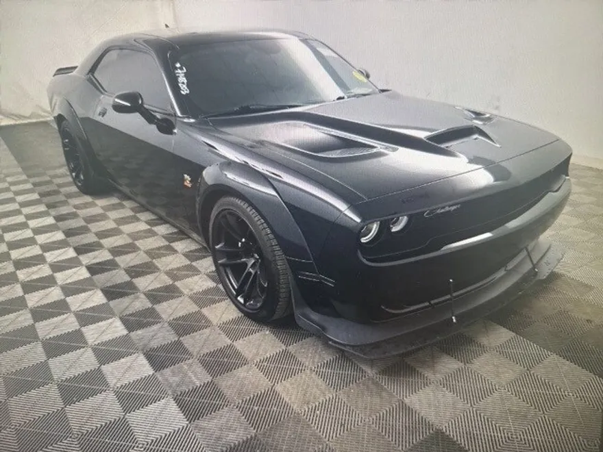 2023 Dodge Challenger R/T Scat Pack Widebody photo 1