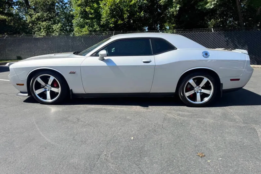 2012 Dodge Challenger SRT8 392 photo 1