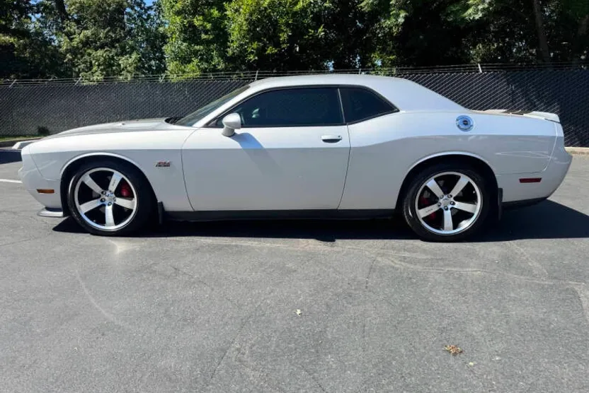 2012 Dodge Challenger SRT8 392 photo 1