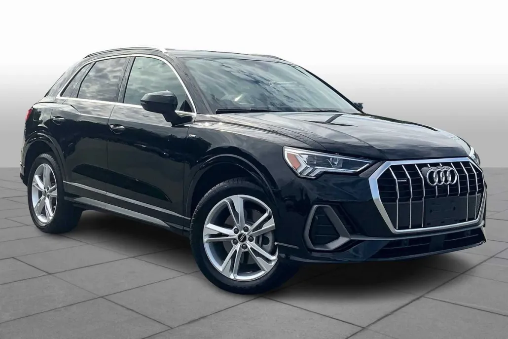 2022 Audi Q3 S line Premium Plus photo 1