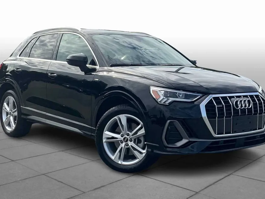 2022 Audi Q3 S line Premium Plus photo 1