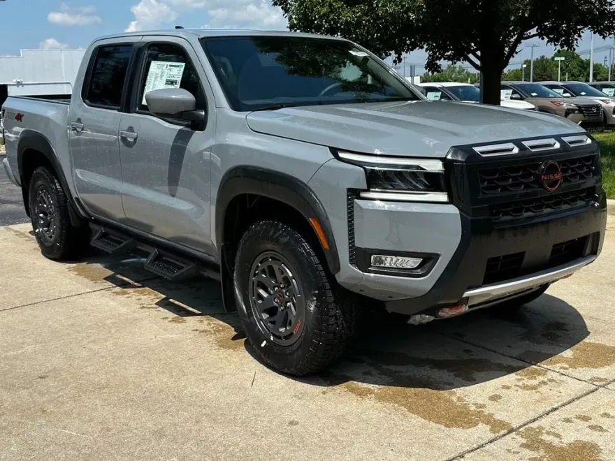 2025 Nissan Frontier Crew Cab PRO-4X photo 1
