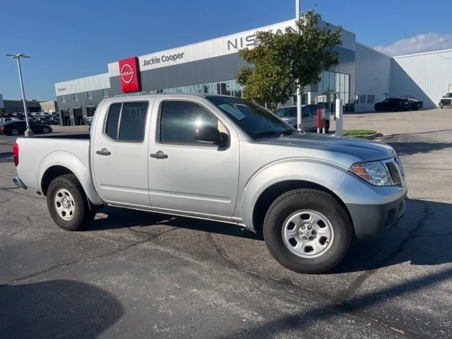 2016 Nissan Frontier S photo 1