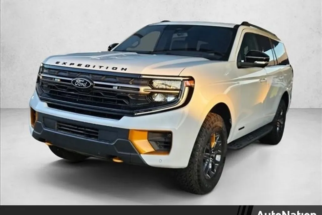 2025 Ford Expedition photo 1