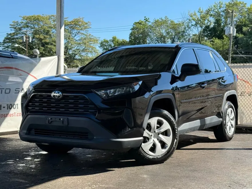 2021 Toyota RAV4 LE Sport photo 1