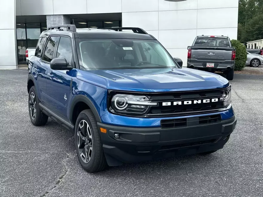 2024 Ford Bronco Sport Outer Banks photo 1