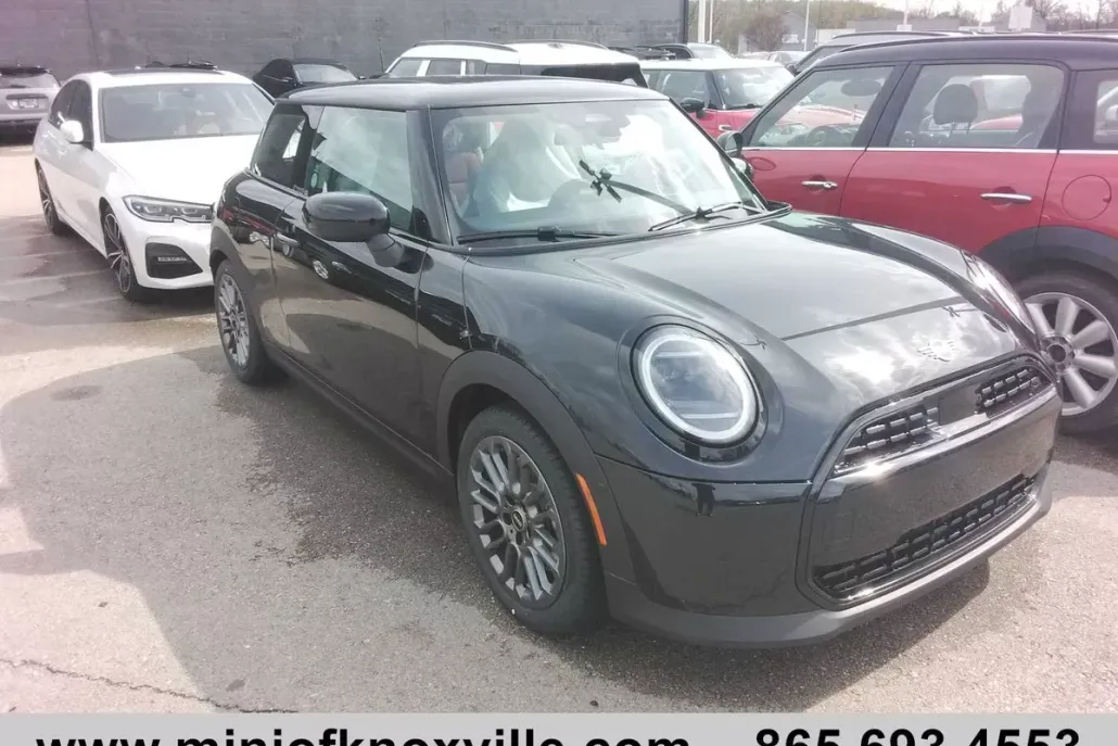 2025 Mini Cooper Hardtop 2 Door Signature photo 1