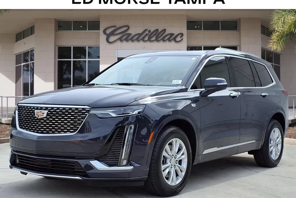 2025 Cadillac XT6 Luxury photo 1