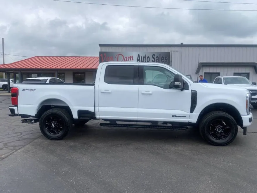 2024 Ford F-250 XLT photo 1