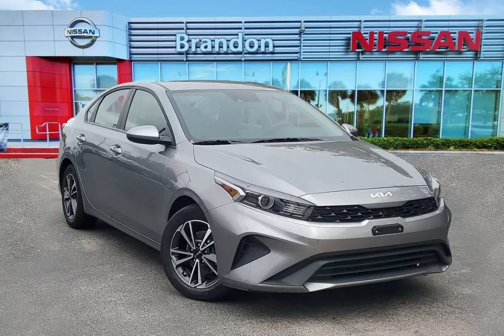 2024 Kia Forte LXS photo 1