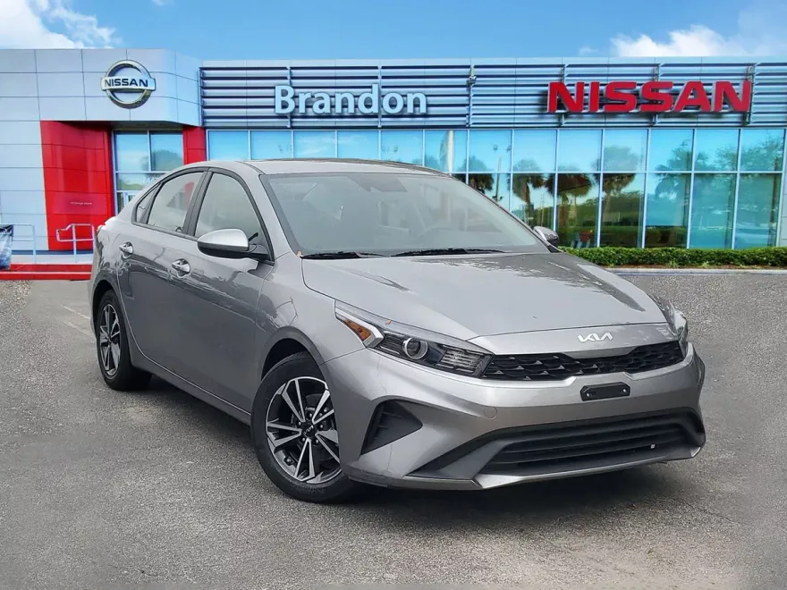 2024 Kia Forte LXS photo 1