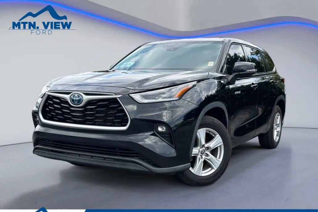 2021 Toyota Highlander Hybrid LE photo 1