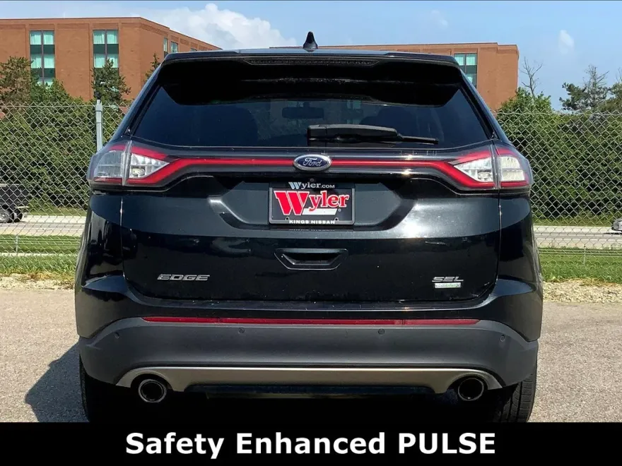 2015 Ford Edge SEL photo 1